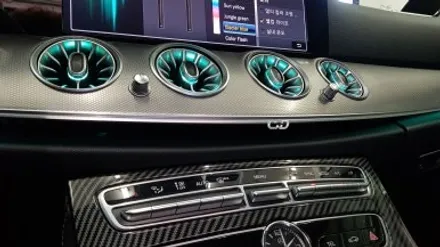 [색깔이 변하는 LED 송풍구 엠비언트 1열 시공 후기🌈]벤츠 E클래스 W213 E200 (2018)_기존 밋밋한 송풍구에서 변신!!✨_대구 남구 수입차 벤츠 튜닝샵 씨앤디