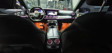 : 벤츠 E43 AMG 엠비언트 송풍구 교체 : 날마다 기분따라 엠비언트 색상을 통해 색다른 기분전환 ✨ 같은 도로 위 다른 기분 🎶 대구 대명동 씨앤디인터내셔널 대구씨앤디 :