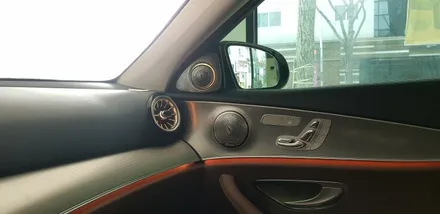 벤츠 E300 W213 부메스터ST 전동트위터 +LED송풍구 장착작업 벤츠튜닝 송풍구LED 전동스피커 엠비언트 실내튜닝 수입차전문점 대구벤츠전문점 대구앞산씨앤디인터내셔널