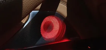 BMW 5시리즈 G30 520i 21년식 회오리트위터 LED미드스피커커버 미드스피커 장착 작업 G30회오리트위터스피커 튜닝 스피커교체 시공후기 실내인테리어 분위기 무드등 대구씨앤디