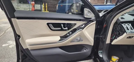 [C&D인터내셔널] 벤츠 S클래스 W223 S450 23년식/ 엠비언트라이트로 실내 분위기를 은은하게! 4D 부메스터 스피커/ 액티브 엠비언트/ 미드커버 엠비언트/ 피아노 라커트림