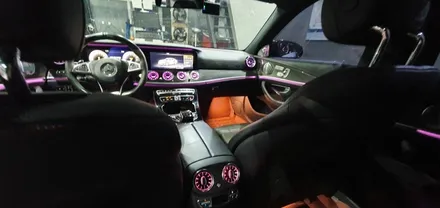 : 벤츠 E43 AMG 엠비언트 송풍구 교체 : 날마다 기분따라 엠비언트 색상을 통해 색다른 기분전환 ✨ 같은 도로 위 다른 기분 🎶 대구 대명동 씨앤디인터내셔널 대구씨앤디 :