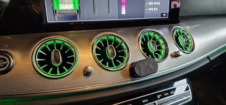대구 벤츠 W213 E200 18년식 송풍구 엠비언트 1열 2열 장착 작업 BENZ E클래스 실내 LED 엠비언트 라이트 무드등 터빈디자인 튜닝업! 대구수입차정비 벤츠튜닝 씨앤디