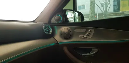 벤츠 E300 W213 부메스터ST 전동트위터 +LED송풍구 장착작업 벤츠튜닝 송풍구LED 전동스피커 엠비언트 실내튜닝 수입차전문점 대구벤츠전문점 대구앞산씨앤디인터내셔널