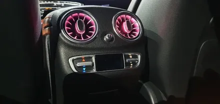 : 벤츠 E43 AMG 엠비언트 송풍구 교체 : 날마다 기분따라 엠비언트 색상을 통해 색다른 기분전환 ✨ 같은 도로 위 다른 기분 🎶 대구 대명동 씨앤디인터내셔널 대구씨앤디 :
