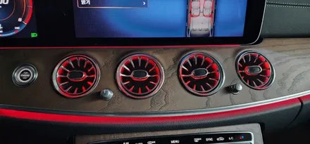 벤츠 W213 E250 22년식 LED송풍구 엠비언트 1열 2열, 4D부메스터 트위터, LED미드스피커커버 장착 튜닝작업 BENZ E클래스 실내 무드등 대구수입차튜닝 앞산 씨앤디