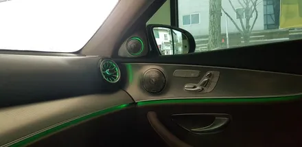 벤츠 E300 W213 부메스터ST 전동트위터 +LED송풍구 장착작업 벤츠튜닝 송풍구LED 전동스피커 엠비언트 실내튜닝 수입차전문점 대구벤츠전문점 대구앞산씨앤디인터내셔널