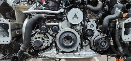 : 아우디 A6 3.0 TDI quattro 14년식 댐퍼풀리, 외벨트 세트 교체 : 벨트의 장력불량이 원인, 벨트의 소음 외벨트 세트를 교체하면서 다른 부품의 수명을 예비해요 :