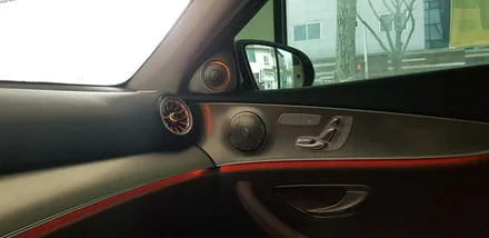 벤츠 E300 W213 부메스터ST 전동트위터 +LED송풍구 장착작업 벤츠튜닝 송풍구LED 전동스피커 엠비언트 실내튜닝 수입차전문점 대구벤츠전문점 대구앞산씨앤디인터내셔널
