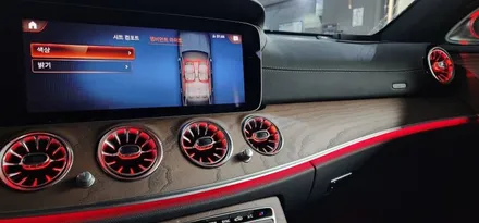 벤츠 W213 E250 22년식 LED송풍구 엠비언트 1열 2열, 4D부메스터 트위터, LED미드스피커커버 장착 튜닝작업 BENZ E클래스 실내 무드등 대구수입차튜닝 앞산 씨앤디