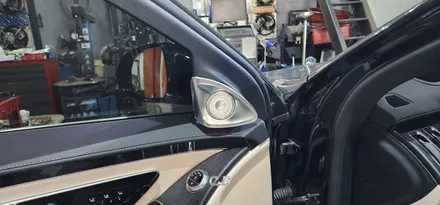 벤츠 S클래스 W223 S350 d (2022) 부메스터st 4D 전동트위터 시공 : 시동 ON/OFF 시 스피커가 회전하며 퍼포먼스 기능 +앰비언트라이트 벤츠튜닝 : 대구씨앤디
