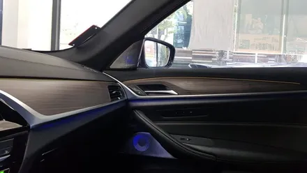 BMW G30 520d 회오리트위터, 미드커버, 미드스피커 교체 장착 작업 바워스ST 엠비언트 무드등 BMW튜닝 대구 씨앤디인터내셔널 5시리즈 17년식 엔진오일교환 작업