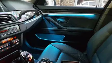 BMW F10 5시리즈 가변 엠비언트 라이트 3색 실내 튜닝 작업, 무드등 분위기등 가변엠비언트 옵션 수입차 정비 수리 튜닝 전문점 대구 카센터 씨앤디인터내셔널