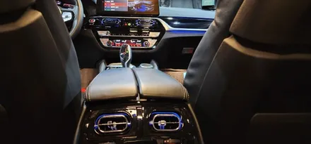 BMW G30 530i 회오리트위터, 송풍구엠비언트 작업 LED 미드레인지커버, 미드스피커 교체 튜닝 작업 5시리즈 BMW530i 21년식 실내 무드등 장착 시공후기 대구 씨앤디