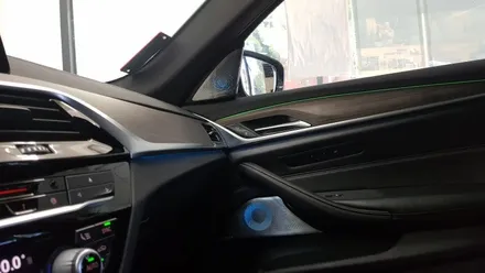 BMW G30 520d 회오리트위터, 미드커버, 미드스피커 교체 장착 작업 바워스ST 엠비언트 무드등 BMW튜닝 대구 씨앤디인터내셔널 5시리즈 17년식 엔진오일교환 작업