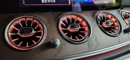 벤츠 W213 E250 22년식 LED송풍구 엠비언트 1열 2열, 4D부메스터 트위터, LED미드스피커커버 장착 튜닝작업 BENZ E클래스 실내 무드등 대구수입차튜닝 앞산 씨앤디