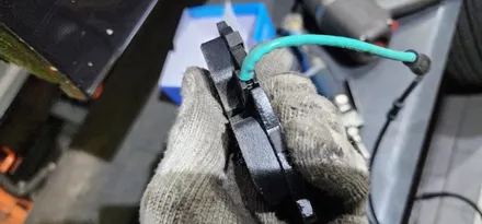 BMW 5시리즈 F10 520d 15년식 프론트/리어 브레이크패드 교체, 엔진오일교환, 에어컨필터교체 작업 BMW520d 앞패드 뒷패드 교환 시공후기 대구수입차정비 씨앤디인터내셔널
