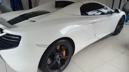 맥라렌 650S 사이드디프렉터(측면덕트) & 미러 & 스포일러 카본 랩핑 작업 대구 수입차 정비 및 튜닝 엔진오일 교환 전문점 씨앤디 인터내셔널