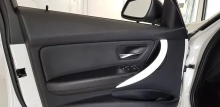 BMW 3시리즈 F30 320d 실내 엠비언트 라이트 시공 후기 대구 BMW튜닝 BMW정비 전문점 대구수입차정비 씨앤디 4도어 LED 무드등 가변엠비언트 2WAY 수입차튜닝
