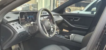 벤츠 S350d 22년식 액티브 엠비언트 라이트, 부메스터 시공 후기, 벤츠 부메스터 튜닝 전문점 실내 분위기등 무드등 대구 대명동 씨앤디인터내셔널
