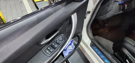 BMW F30 320d 15년식 운전석 실내손잡이 진득거림으로 인한 교체 작업 BMW320d F30실내손잡이교체 교환 시공후기 3시리즈 대구수입차정비 BMW정비튜닝 씨앤디인터내셔널