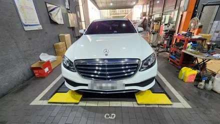 엔진오일 특별 행사 : 대구 카센터 / 벤츠 E클래스 (W213) E220 d 17년식 쉘 힐릭스 CITY 0W-30 엔진오일교환