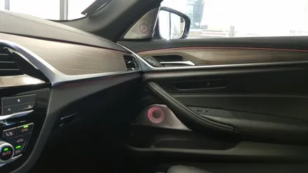 BMW G30 520d 회오리트위터, 미드커버, 미드스피커 교체 장착 작업 바워스ST 엠비언트 무드등 BMW튜닝 대구 씨앤디인터내셔널 5시리즈 17년식 엔진오일교환 작업