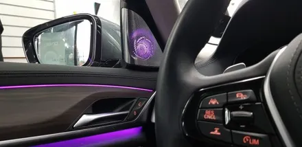 : BMW G30 520d 바워스앤윌킨스ST 회오리트위터, 미드커버 뱅앤올룹슨ST 미드스피커 장착 : 차량실내 분위기를 더욱 무드있게 연출하고싶다면? : 대구대명동 씨앤디인터내셔널