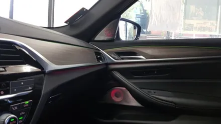 BMW G30 520d 회오리트위터, 미드커버, 미드스피커 교체 장착 작업 바워스ST 엠비언트 무드등 BMW튜닝 대구 씨앤디인터내셔널 5시리즈 17년식 엔진오일교환 작업