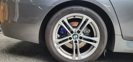 대구 BMW 528i F10 (2016) 블루 캘리퍼 도색 작업 후기👀 :: 바퀴에 시선이 자꾸만 가는 드레스업 튜닝💙:: 5시리즈 비포 애프터 :: 남구 튜닝샵 카센터 씨앤디