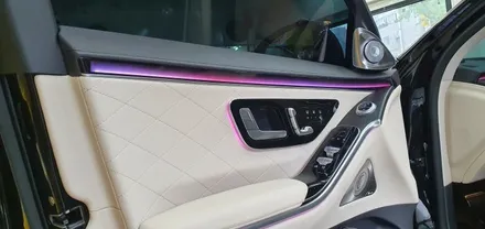 벤츠 S클래스 S400 d 22년식 액티브 엠비언트 라이트 시공 :  대시보드 도어트림 : 4D 부메스터 장착 : 벤츠 튜닝 : 엔진오일 교환 : 대구씨앤디