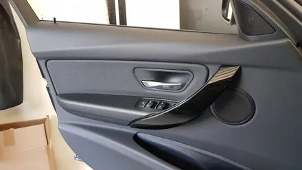 BMW 3시리즈 320d 가변 도어 및 오디오 엠비언트 시공 작업 도어엠비언트 실내튜닝 엠비언트튜닝 무드등 실내무드등 BMW튜닝 BMW정비 BMW맛집 대구 씨앤디 인터내셔널