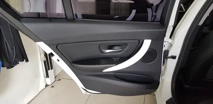 BMW 3시리즈 F30 320d 실내 엠비언트 라이트 시공 후기 대구 BMW튜닝 BMW정비 전문점 대구수입차정비 씨앤디 4도어 LED 무드등 가변엠비언트 2WAY 수입차튜닝