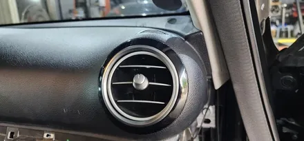 대구 벤츠 W213 E200 18년식 송풍구 엠비언트 1열 2열 장착 작업 BENZ E클래스 실내 LED 엠비언트 라이트 무드등 터빈디자인 튜닝업! 대구수입차정비 벤츠튜닝 씨앤디