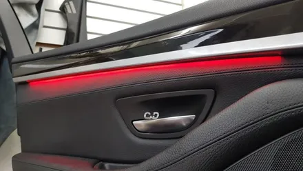 수입차튜닝 : BMW 5시리즈 F10 520d (2011) 가변 실내 엠비언트 시공 : 4도어 + 조수석 대시보드 / 스타트버튼 1대1 교체 / 남구대명동 대구정비소 대구씨앤디✨