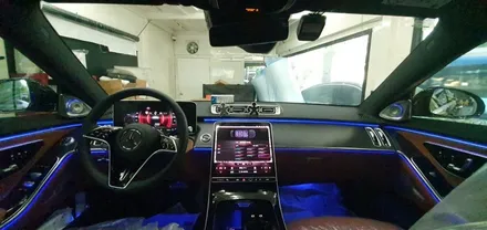 [엠비언트 작업] 벤츠 s클래스 w223 s450 엠비언트 부메스터 시공과 함께 리어 모니터시공으로 실내 엠비언트 튜닝! 차튜닝 대구튜닝샵 자동차인테리어 자동차튜닝 자동차개조 튜닝