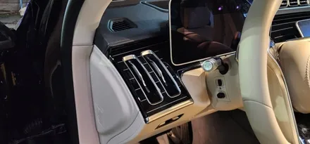 : 벤츠 W223 S450 23년식 도어 피아노라커트림, 미드커버, 4D 부메스터 스피커 장착 : 은은한 엠비언트로 차량의 고급스러움 UP! 색다름UP! 대구 대명동 : 대구씨앤디