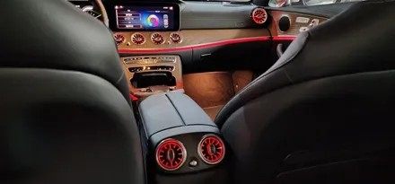 벤츠 W213 E250 22년식 LED송풍구 엠비언트 1열 2열, 4D부메스터 트위터, LED미드스피커커버 장착 튜닝작업 BENZ E클래스 실내 무드등 대구수입차튜닝 앞산 씨앤디