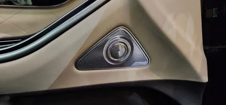 : 벤츠 W223 S450 23년식 도어 피아노라커트림, 미드커버, 4D 부메스터 스피커 장착 : 은은한 엠비언트로 차량의 고급스러움 UP! 색다름UP! 대구 대명동 : 대구씨앤디