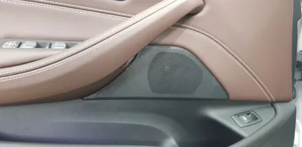 BMW G30 530i 회오리트위터 LED스피커 LED트위터 시공 작업 B&W스타일 실내도어 스피커 미드커버 엠비언트 장착, 뱅앤스타일 미드스피커 장착 대구BMW튜닝 대구 씨앤디