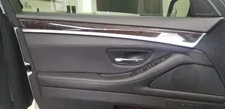 BMW F10 520d 5시리즈 엠비언트 라이트 레드 실내 무드등 도어 LED 대구 BMW튜닝 전문점 씨앤디 인터내셔널 감성튜닝 업그레이드