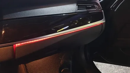 BMW 528i F10 레드 엠비언트 시공 작업 후기 / BMW 수입차 정비 튜닝 수리 전문점 실내엠비언트 실내무드등 실내튜닝전문점 도어라이트 5시리즈 12년식 대구 카센터 씨앤디