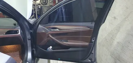 BMW G30 520d 17년식 회오리 트위터 + 미드커버 시공 후기 5시리즈 G30회오리트위터 실내 분위기 인테리어 튜닝 BMW회오리스피커트위터 미드레인지 세트 대구 씨앤디