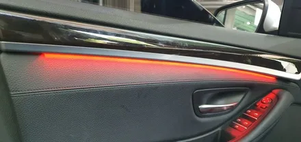 BMW 5시리즈 F10 528i 12년식 실내 도어 엠비언트 4도어 레드 단색 엠비언트라이트 장착 작업 실내 무드등 시공후기 BMW튜닝 수입차튜닝 대구 씨앤디인터내셔널