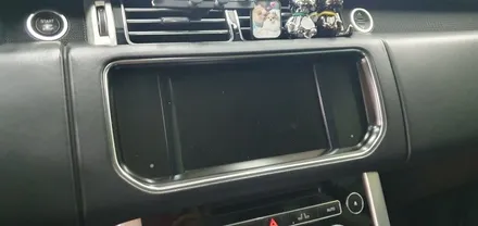 레인지로버 보그 차량 내부 튜닝 13인치 안드로이드모니터 + LED 공조기 장착 + 신형 윈도우 스위치 작업 대구 튜닝 전문 수입차 정비 수리 엔진 오일 미션 오일 안드로이드
