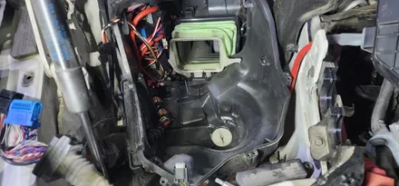 BMW 5시리즈 F10 520d 13년식 블로우모터 + 망 작업 BMW고질병 에어컨 소음수리건 공조기 소음처리 BMW520d 에어컨블로우모터 교체 대구수입차정비 씨앤디인터내셔널