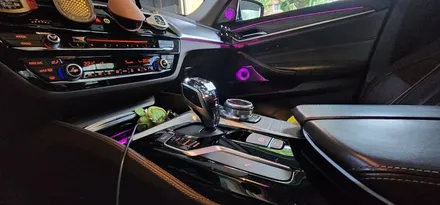 BMW G30 520d 회오리트위터세트+크리스탈기어봉 작업 5시리즈 BMW520d 럭셔리 19년식 바워스앤윌킨스st G30 LED회오리스피커 LED미드레인지커버 미드스피커 씨앤디