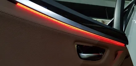 BMW 520d 엠비언트 라이트 실내 LED 무드등 레드 시공 작업