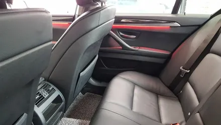 BMW 5시리즈 F10 528i 도어 엠비언트 레드 시공 장착 작업 대구 BMW튜닝 전문점 씨앤디인터내셔널 실내 무드등 대구앞산카센타 대구남구씨앤디 F10엠비언트 LED레드 수입차