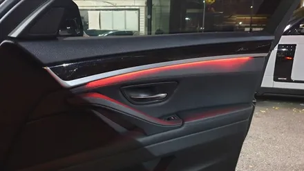 BMW 528i F10 레드 엠비언트 시공 작업 후기 / BMW 수입차 정비 튜닝 수리 전문점 실내엠비언트 실내무드등 실내튜닝전문점 도어라이트 5시리즈 12년식 대구 카센터 씨앤디